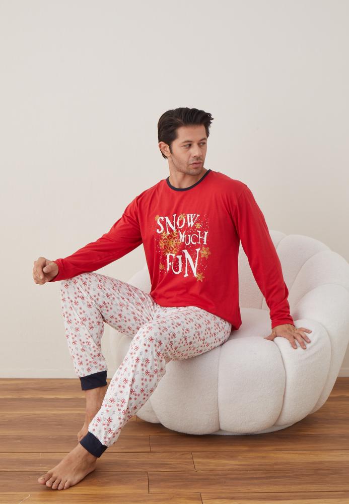 Pijama barbati Craciun "SNOW MUCH FUN" , maneca lunga ,pantaloni lungi,Culoare Rosu ,Engros